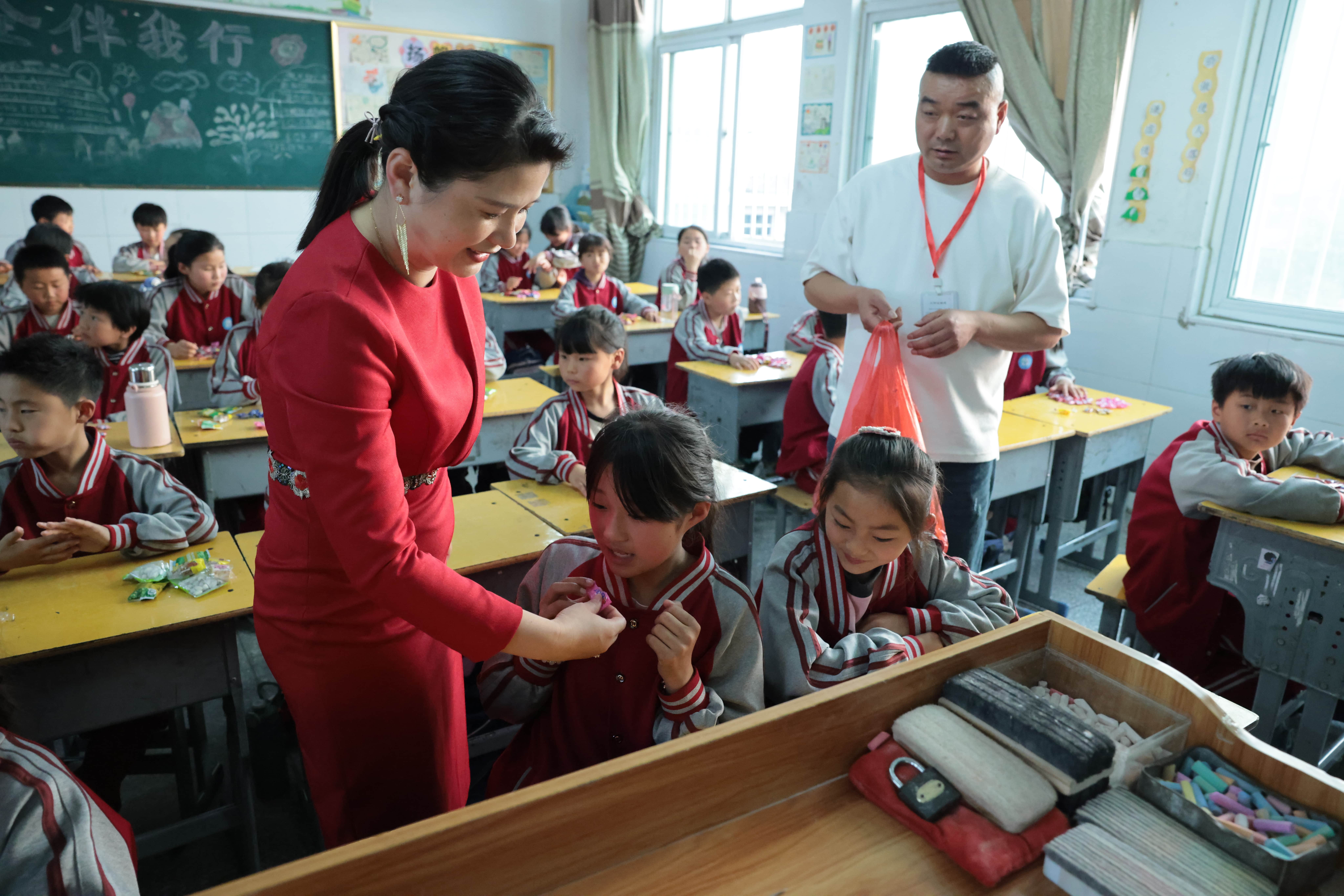 在爱意的“双向奔赴”中丨第249所尚赫公益学校揭牌
