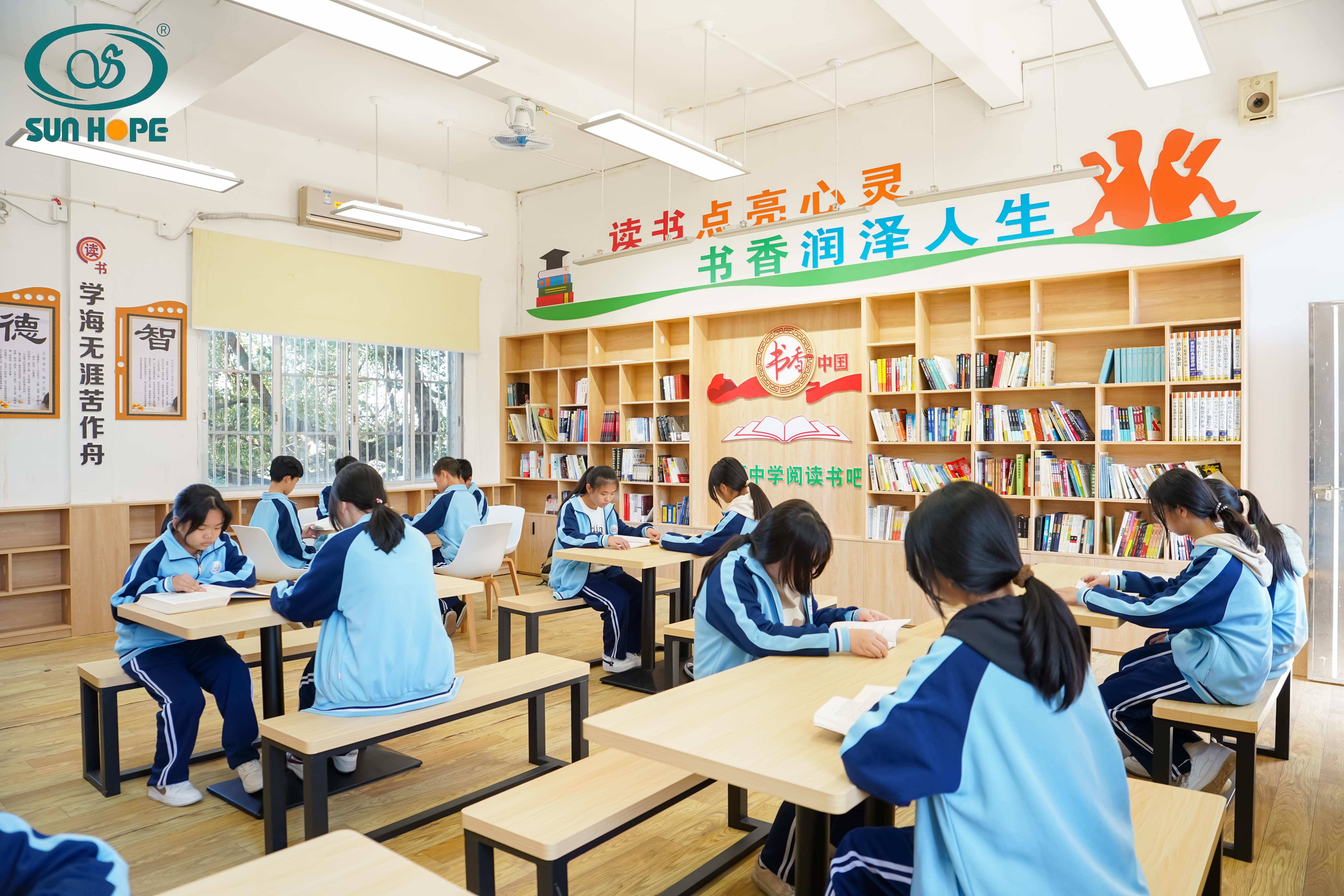 天津高校大学生记者走进尚赫公益小学开展“书香悦读，筑梦成长”活动